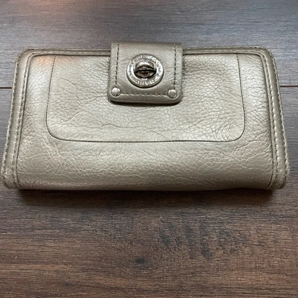 Marc Jacobs handbag and matching wallet - Picture 3 of 7